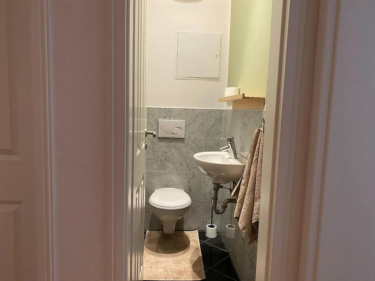 2 Schlafzimmer Wohnung Fuer 5 Personen, Balkon, Hunde Willkommen 라이프치히