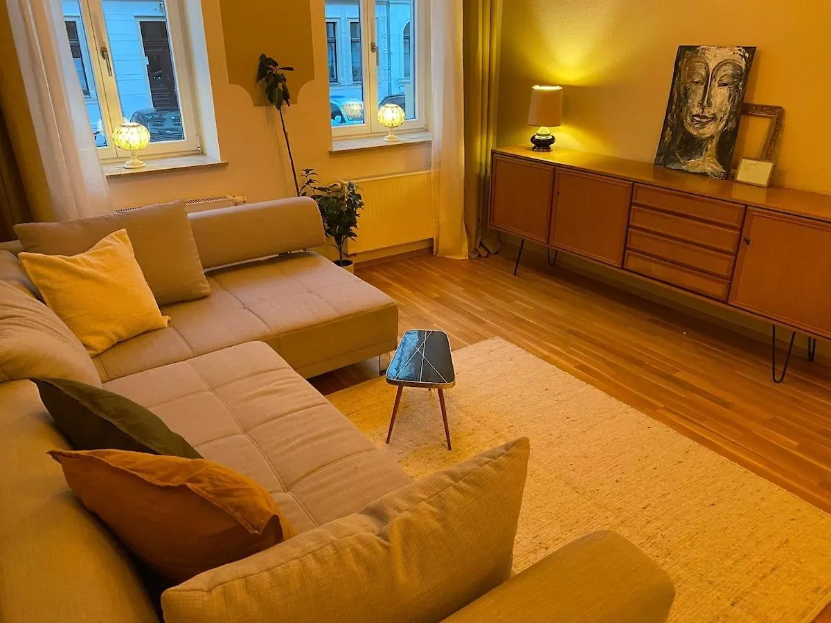 2 Schlafzimmer Wohnung Fuer 5 Personen, Balkon, Hunde Willkommen 라이프치히 0*,  독일